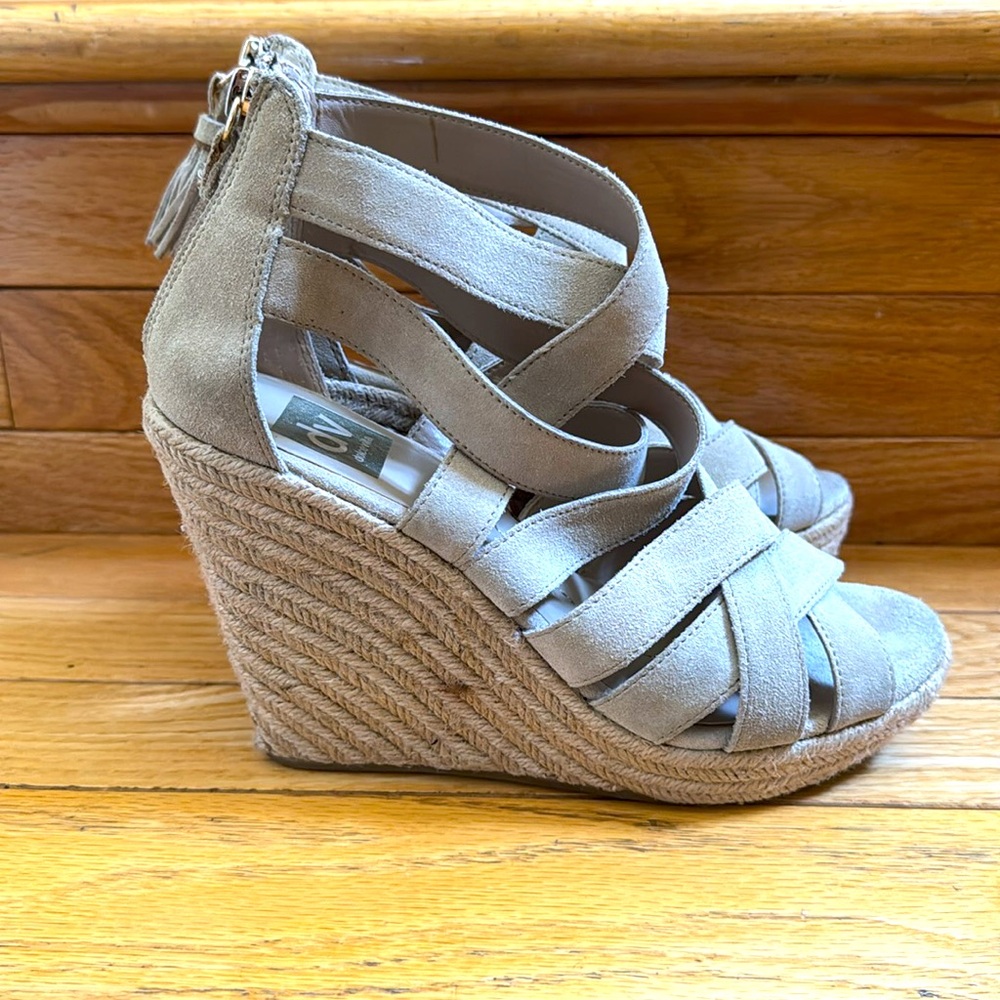 SALE 🔥🔥 Dolce Vita DV Suede Espadrilles Platform Beige Wedge Sandals Size 8M